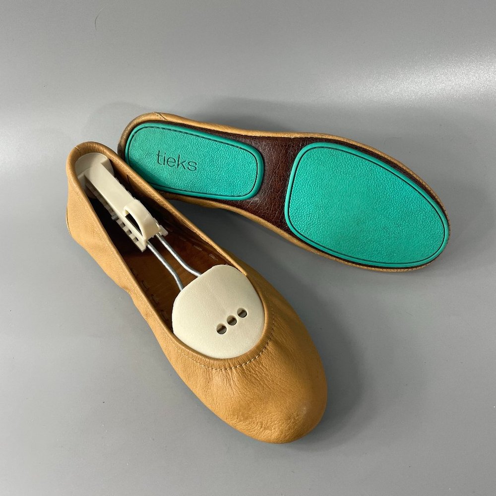 Tradesy Tieks Chestnut Flats Size US 7 Regular